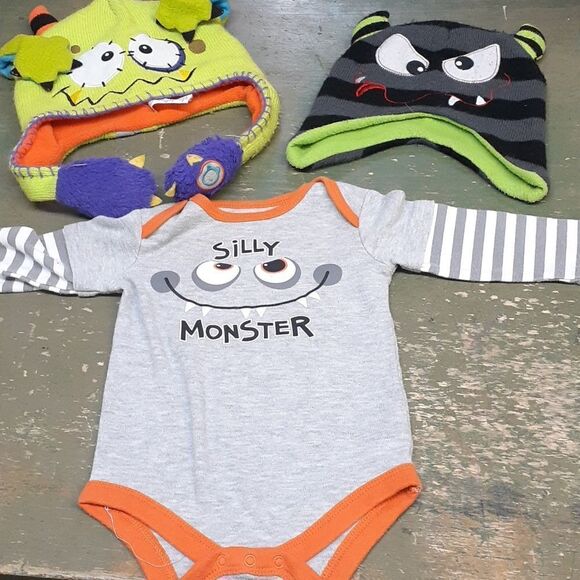 3 pc bundle of size 6M onsey, and 2 spooky hats. - Picture 1 of 9